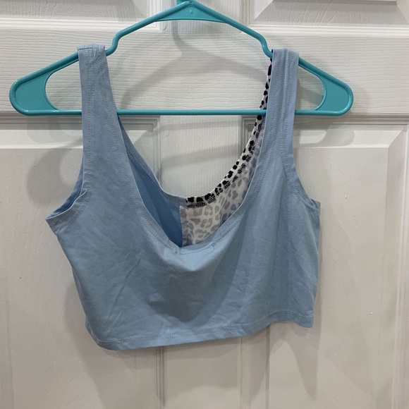 Split Pattern Cropped Tank Top - Picture 2 of 3